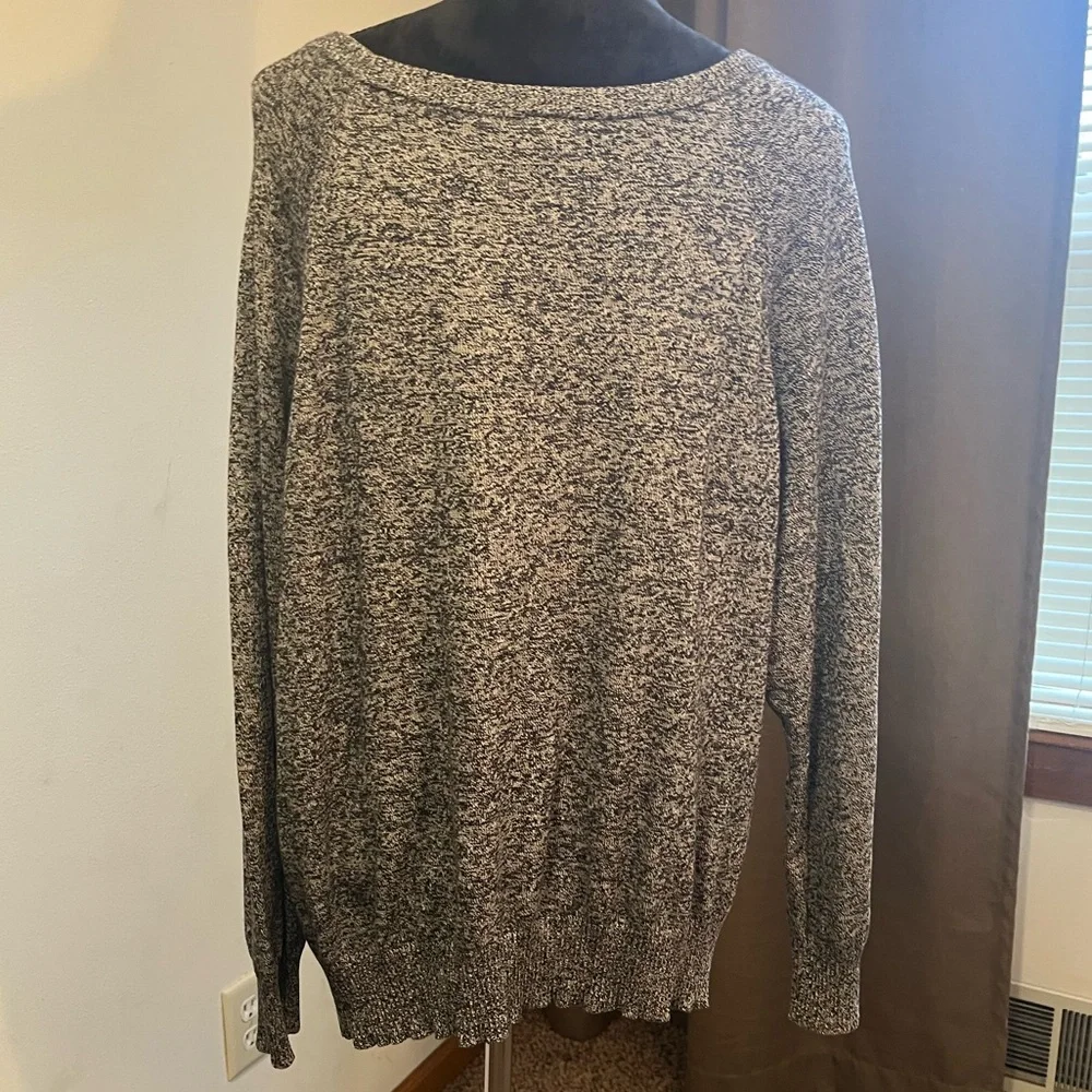 Torrid Heart Sweater - Picture 3 of 4